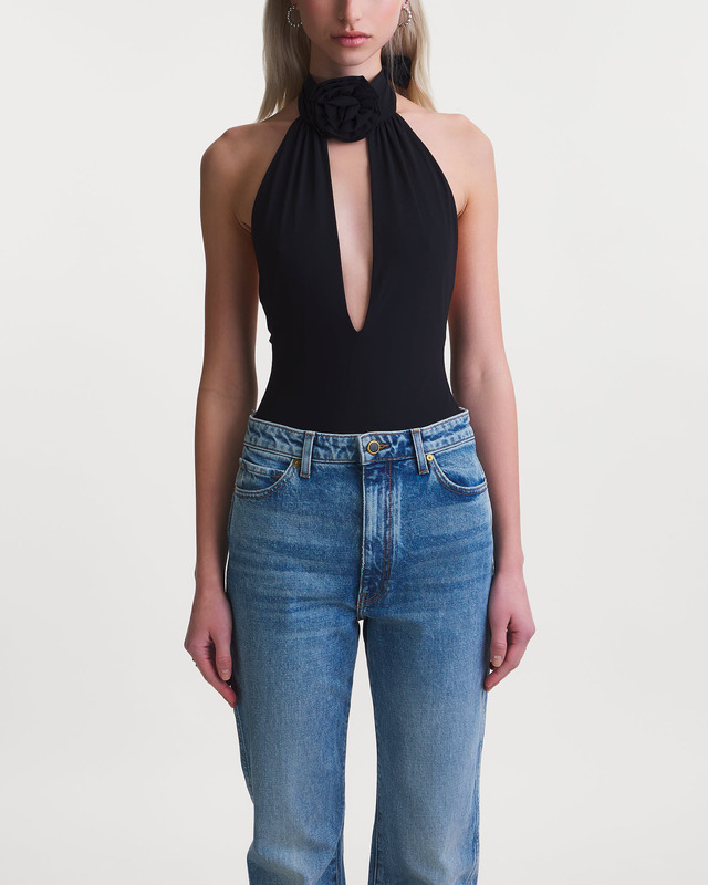 Halterneck body outlet