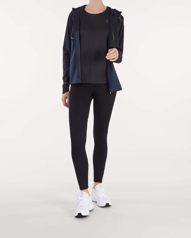 On Topp Performance-T W Black/Dark Svart M