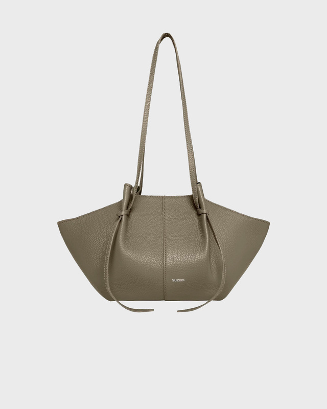 YUZEFI Bag Mochi Pebble Grain Leather  Taupe ONESIZE