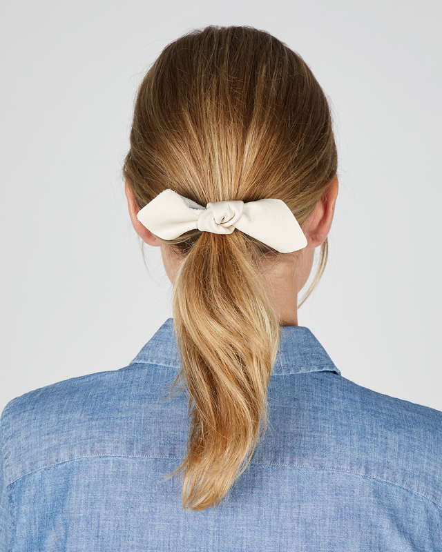 Corinne Bowtie Leather Cream ONESIZE