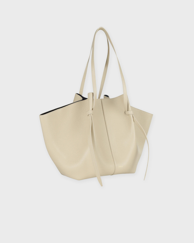 YUZEFI Väska XL Mochi Pebble Grain Leather Cream ONESIZE