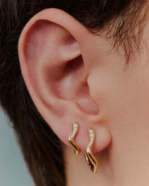 Earring Yasmin 8 Huggie Guld 2