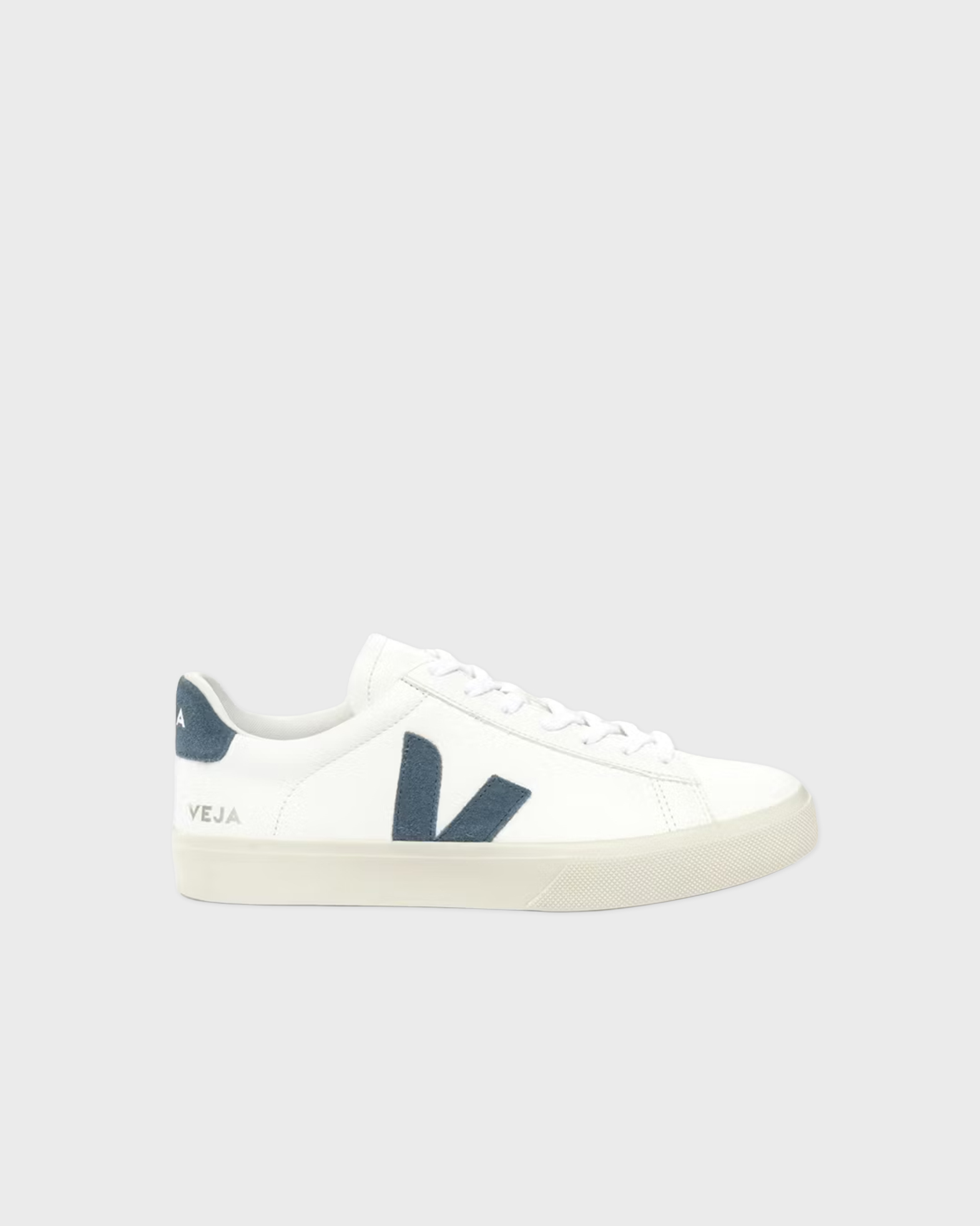 Veja Women's White Sneakers Campo Chromefree Eur 39