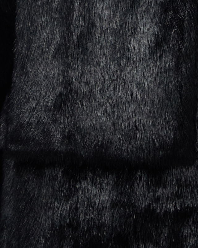 STAND STUDIO Kåpe Palmer Black 38