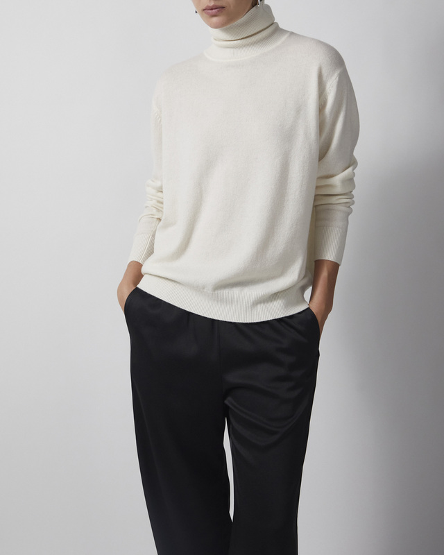 Wakakuu Icons Sweater Cashmere Wool Turtleneck Pearl XS