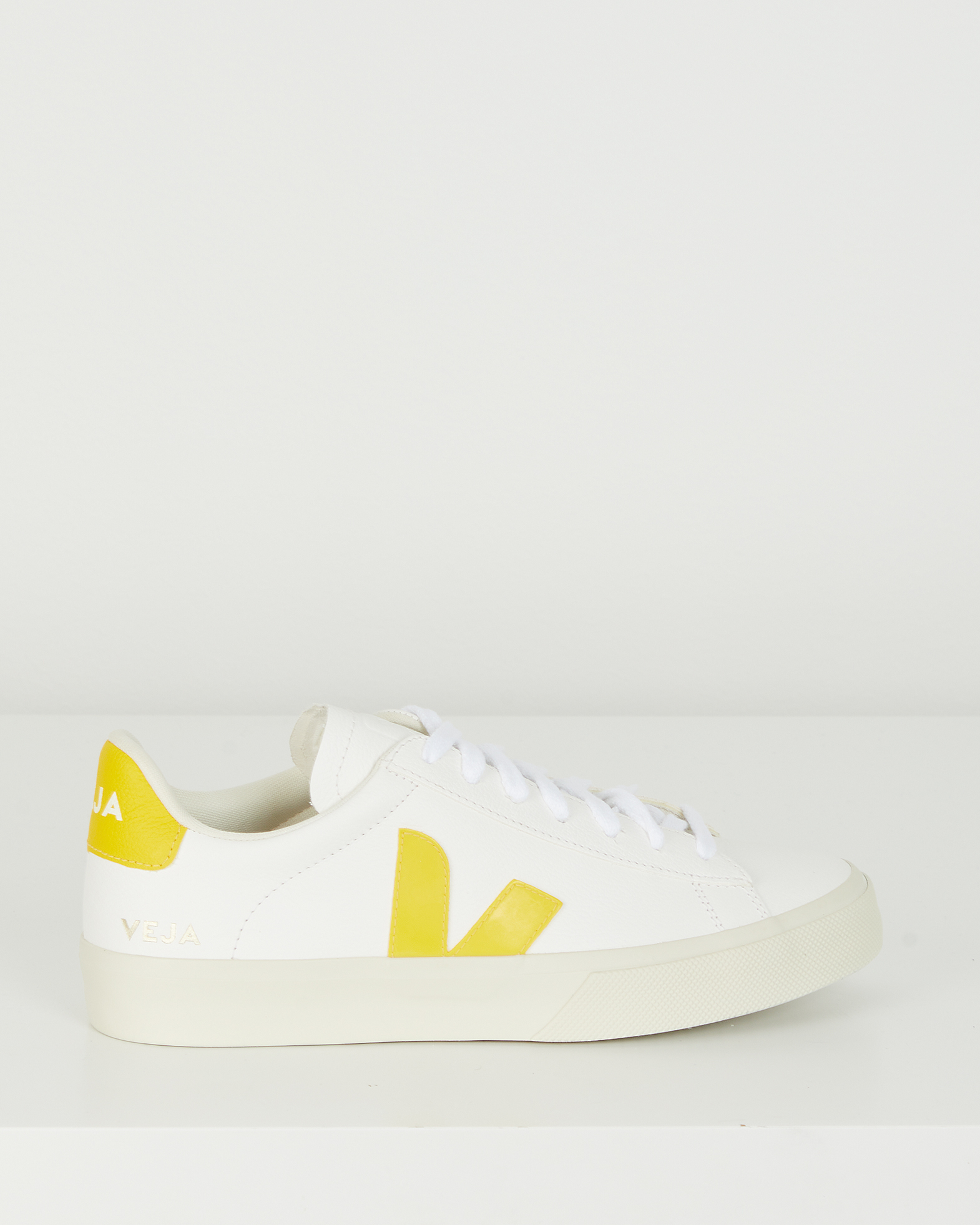 VEJA Campo Chromefree Leather Wit/Geel om te zoenen