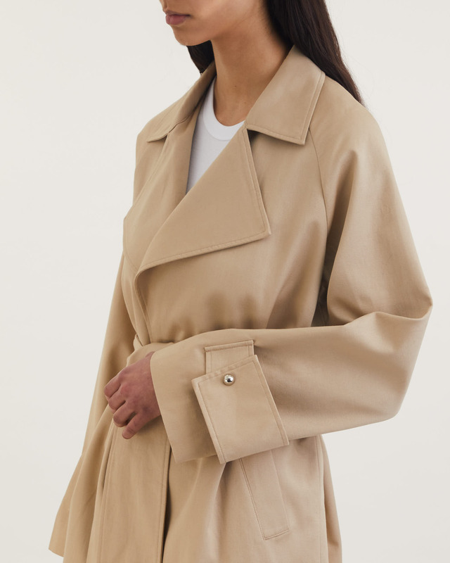 Wakakuu Icons Trenchcoat Tote Beige S