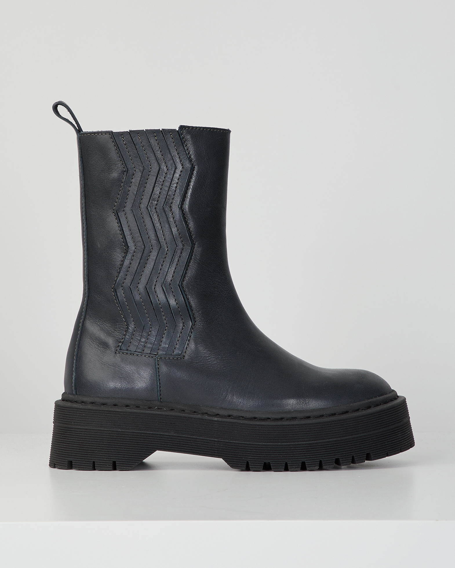 gestuz marleegz chunky boots