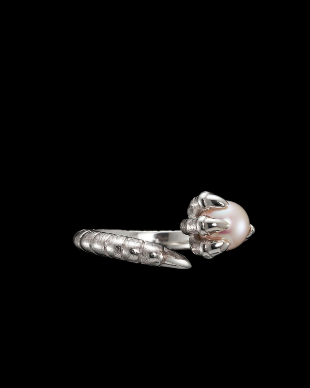 Maria Nilsdotter Ring Claw Pearl Silver 17mm