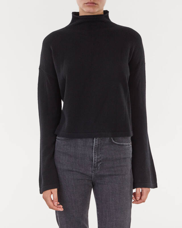 Wakakuu Icons Sweater Hanna Wide Sleeve Knit Svart L