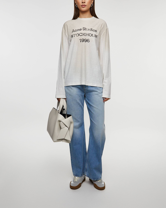 Acne Studios Long Sleeve T-shirt Relaxed Logo | WAKAKUU Acne Studios Long Sleeve T-shirt Relaxed Logo | WAKAKUU