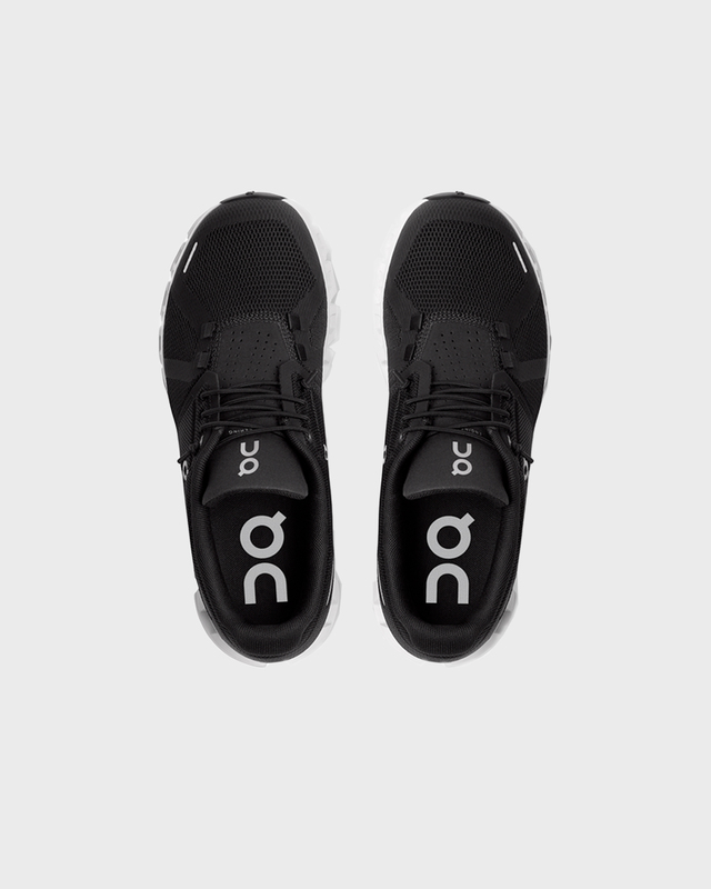 On Cloud 5 Black/White W Svart/vit 9,5 (EU 41)