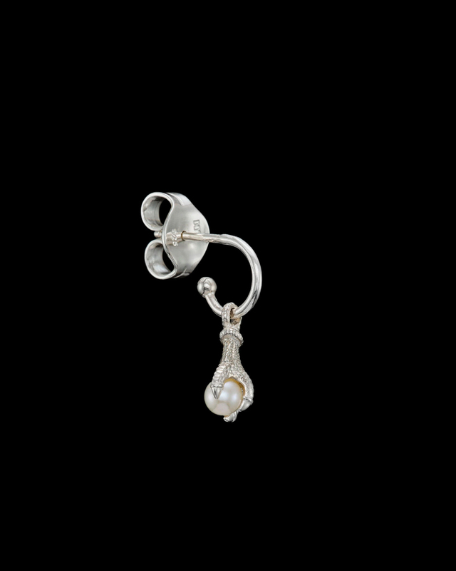 Maria Nilsdotter Earring Tiny Claw Pearl Silver ONESIZE