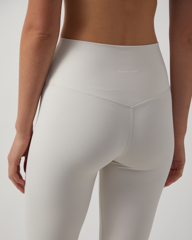 Sisterly tribe Softsculpt Capri Creme M