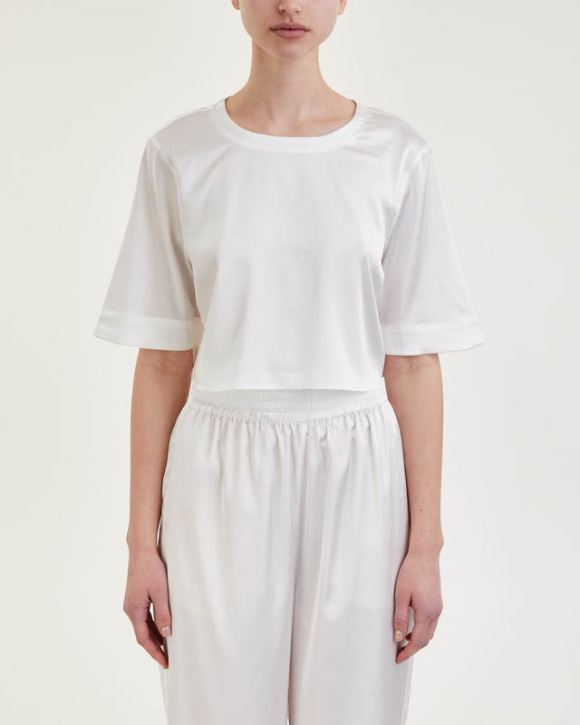 Ahlvar Gallery Topp Pam Cropped Satin Tee Vit M