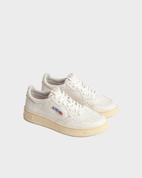 Autry 01 Low Sneaker White 2