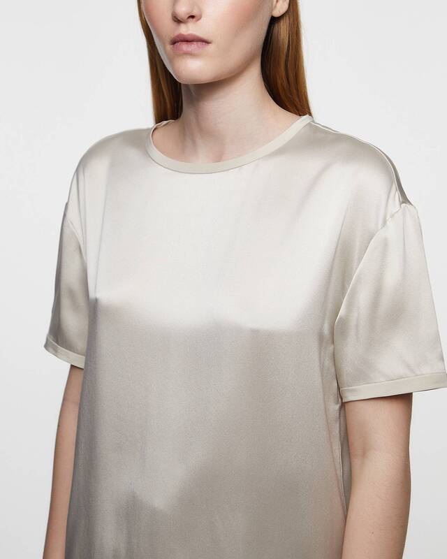 LISA YANG  Round Neck Silk T-shirt Champagne 0 (XS-S)