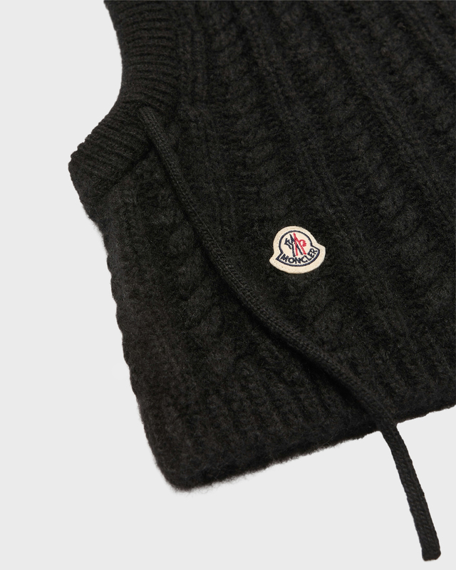 Moncler Krage Black ONESIZE