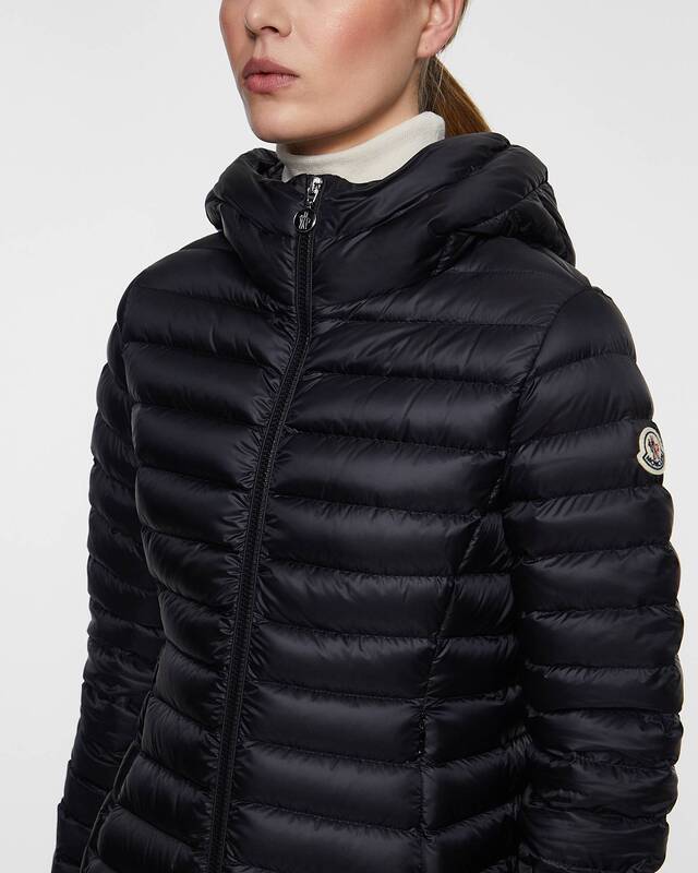 Moncler Jacka Ige Svart MONCLER 2 (M)