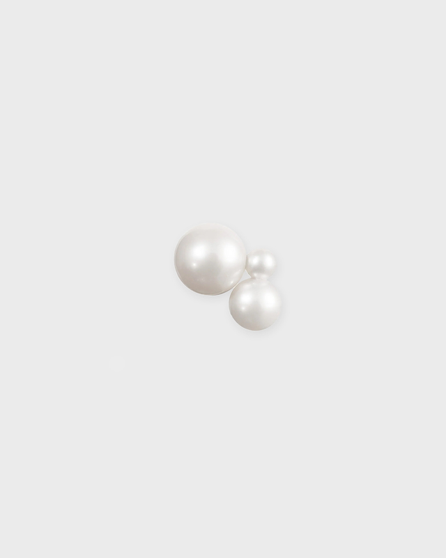 Sophie Bille Brahe Earring Petite Stellari Pearl left