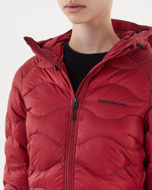 Peak Performance Jacka Helium  Down Hood Jacket Dam Röd XL