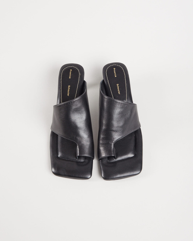 Proenza Schouler Sandal SQUAREASYMMETRICTOERINGSANDAL Svart EUR 36